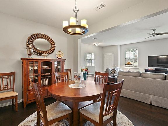 5th image of 269 Heritage Hill Dr