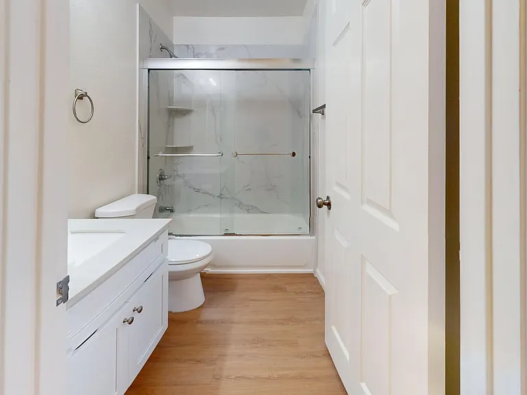 38516 Mary Ter — Photo 1