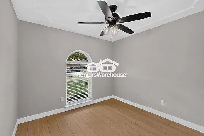 5306 Vincennes Ct — Photo 34