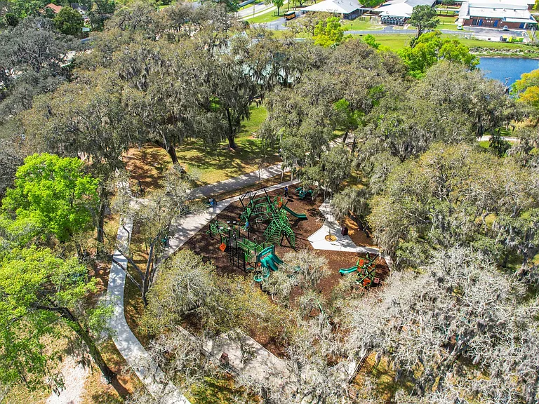 489 Harvest Oak Ct — Photo 36