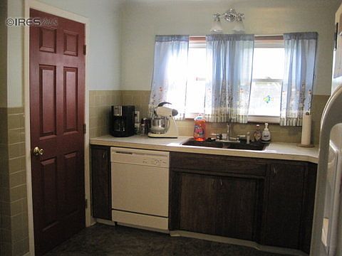 4th image of 414 Cottonwood Ave