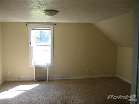 Upstairs bedroom and 2 closets.