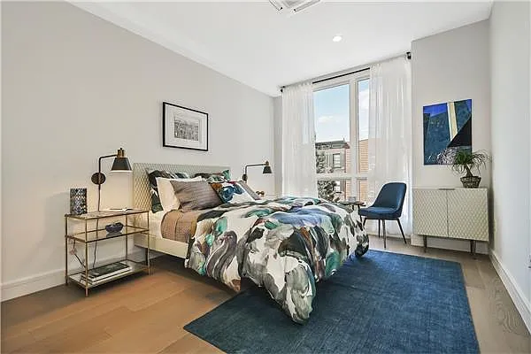 Sold by Avenue Sotheby's International Realty | media 23