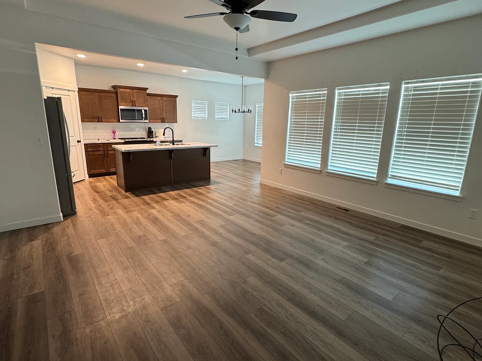 3 bed, 1448 sqft, $2,400 — Photo 3