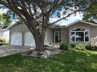 1030 N Washington Ave, Madison, SD, 57042