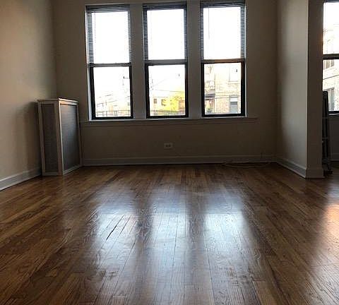 2nd image of 2704 N Sawyer Ave APT 213
