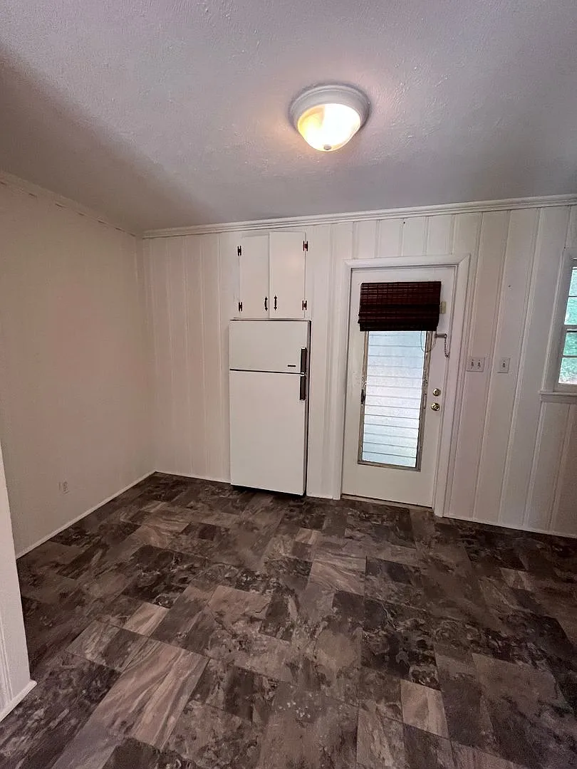 Elm Avenue (13001), Laurinburg, NC 28352 — Photo 2