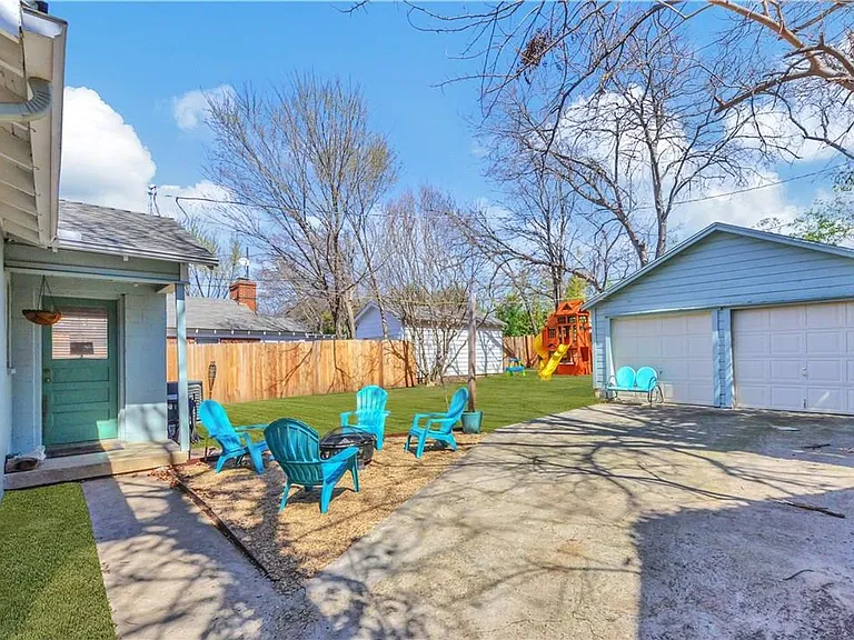 2521 Forest Park Blvd — Photo 16