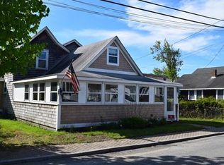 16 Pleasant St, Wareham, MA 02571