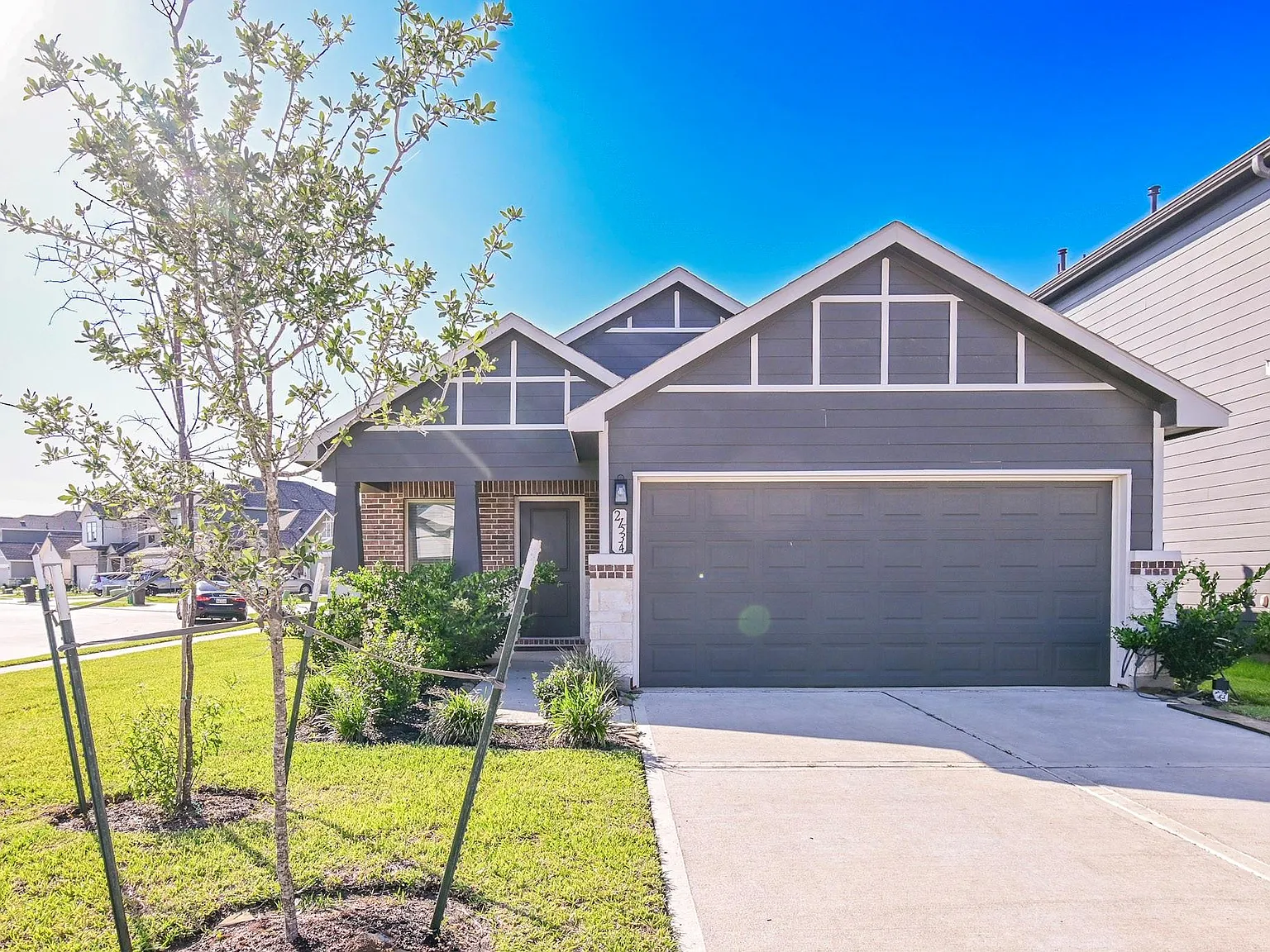 4 bed, 2.0 bath, 1648 sqft, $2,350 — Photo 1