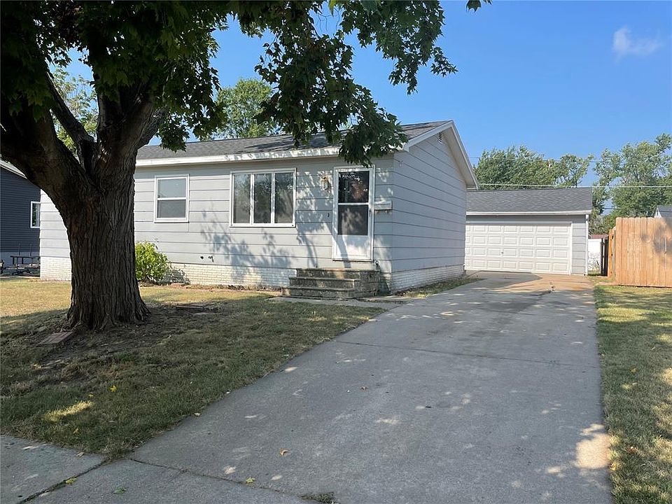 1st image of 156 Lenora Dr NW