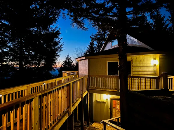 1 Hutch Sundown Dr, Snowshoe, WV 26209