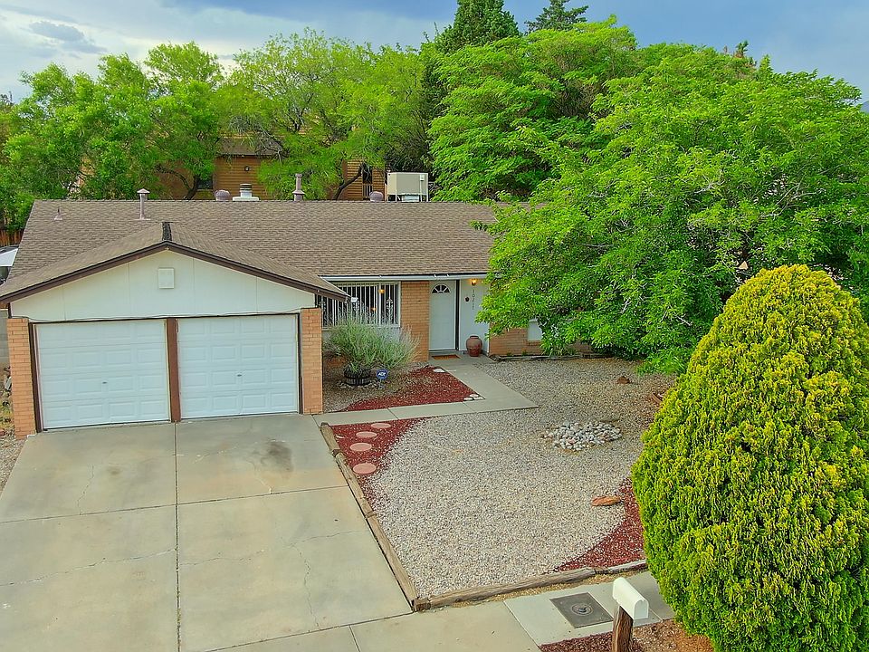 1st image of 10217 Malaguena Ln NE