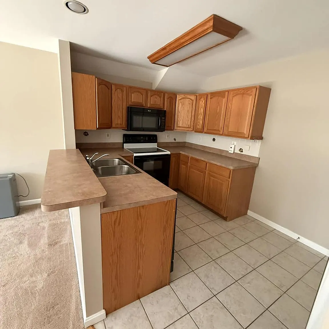 1 bed, 800 sqft, $1,800 — Photo 3