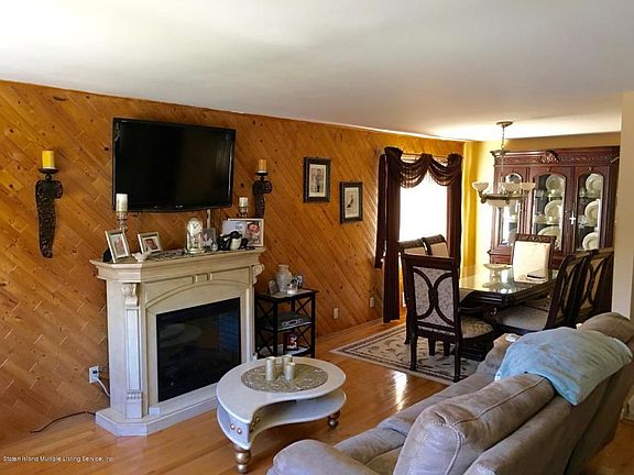 2nd image of 3782 Richmond Ave