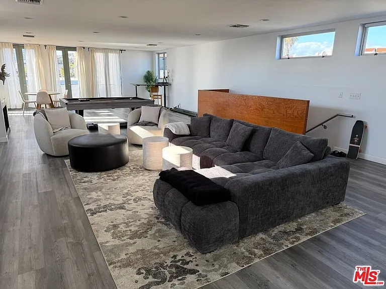 46 Rose Ave — Photo 8