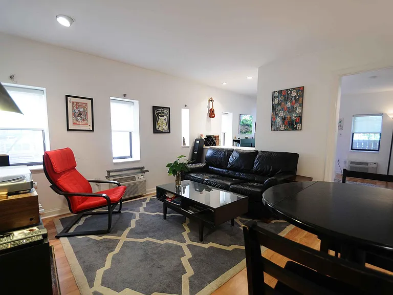 1737 T St NW #202 — Photo 2