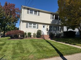 1 Underhill Ct, Nutley, NJ 07110