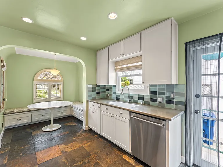 10342 Keswick Ave — Photo 4