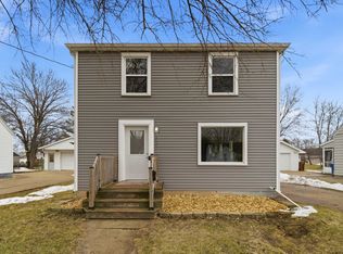 831 Martin St, Menasha, WI 54952