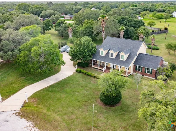 403 Oakside, Victoria, TX 77905