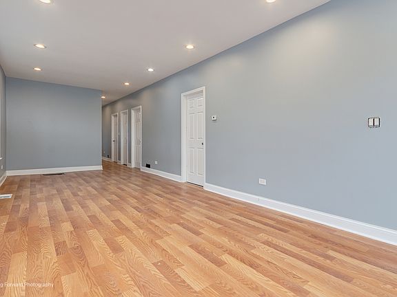 5th image of 7812 S King Dr