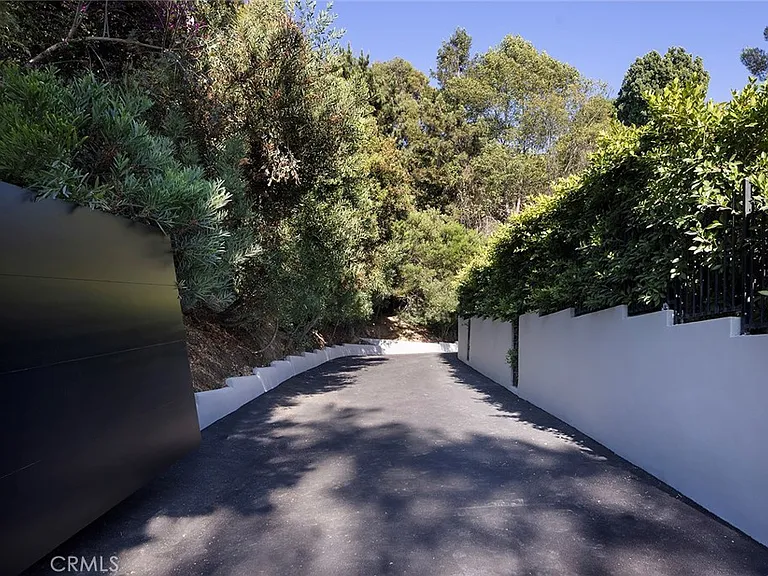 9015 Alto Cedro Dr — Photo 9