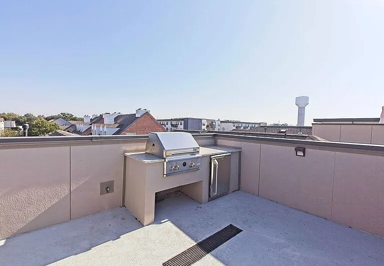 5319 Holland Ave — Photo 39