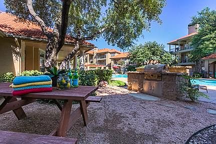 5th image of 2801 Turnberry Dr #832