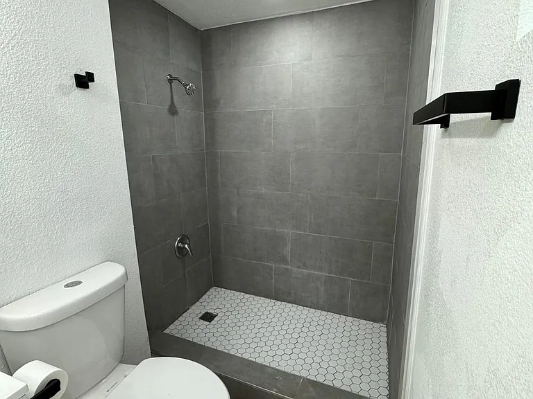 2033 E Washington Ave #C — Photo 6