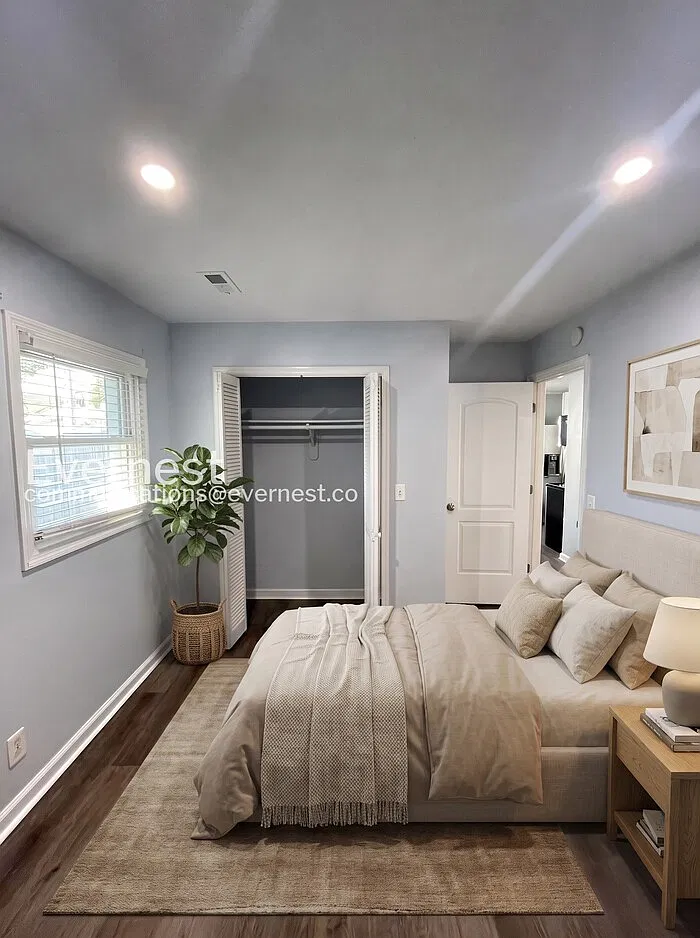 2 bed, 1.0 bath, 900 sqft, $1,245 — Photo 3