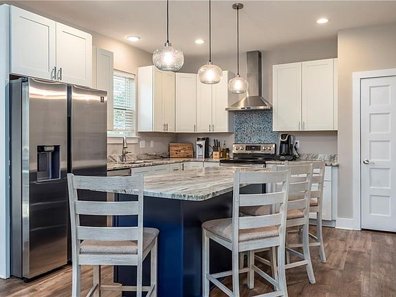 5th image of 908 Laffite Pl