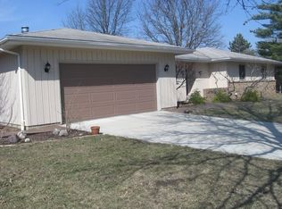 2305 Seaton Ct, Champaign, IL 61821