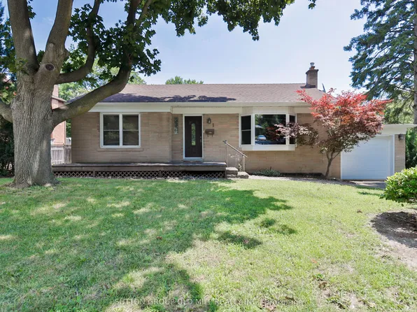 1 Penhale Dr, Toronto, ON M9P 2X3