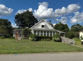 11 Coolspring St, Mercer, PA 16137