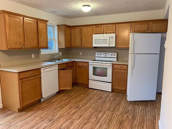 2nd image of 56 Chippewa Trl