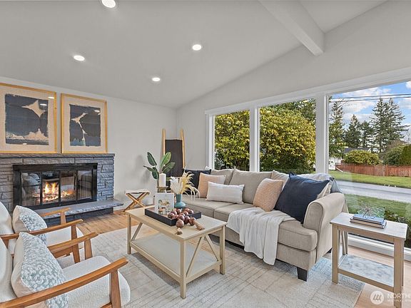 2nd image of 153 165th Avenue NE