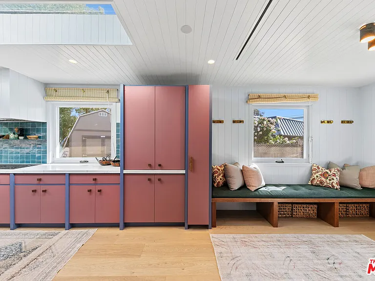 7038 Dume Dr — Photo 17
