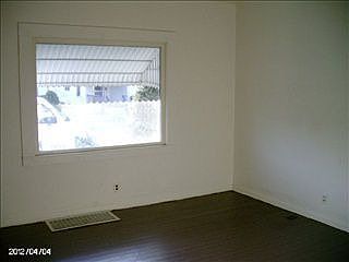 3rd image of 713 Philippa St