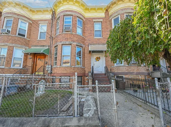 1262 74th St Floor 2, Brooklyn, NY 11228