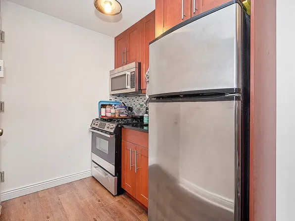 1140 Dean Street image 1 of 5