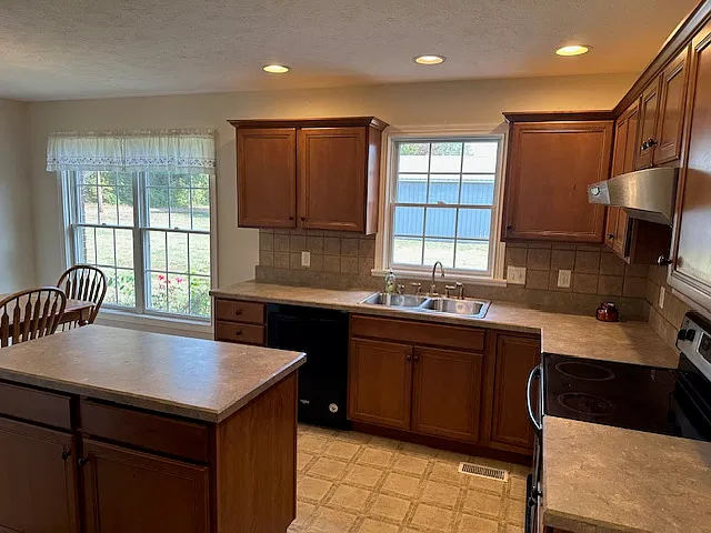 3 bed, 2000 sqft, $2,800 — Photo 4