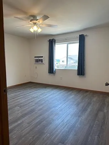 821-922 Adams Ct — Photo 34