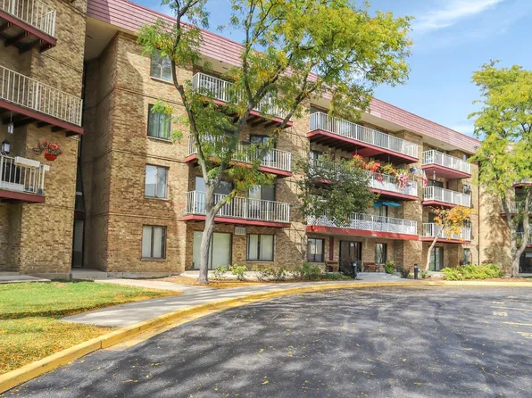 5400 Astor Ln APT 104, Rolling Meadows, IL 60008
