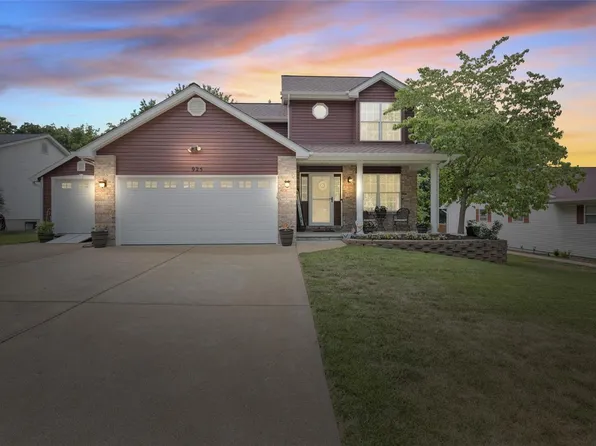 925 Falcon Dr, Imperial, MO 63052