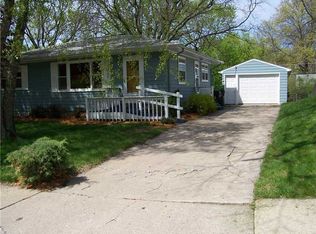 1225 Brockman Dr SE, Cedar Rapids, IA 52403