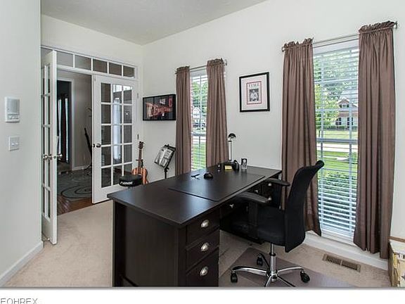 3rd image of 2816 Ambridge Dr