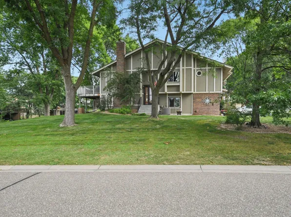 6800 Buckingham Ct, Woodbury, MN 55125