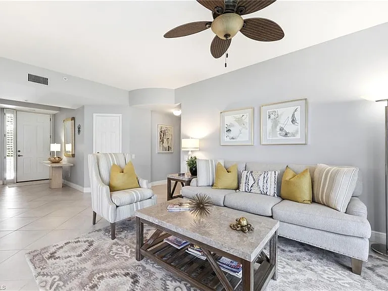300 L Ambiance Cir #102 — Photo 7
