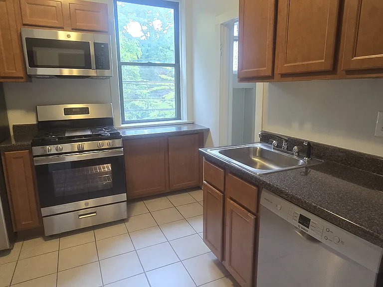 3524 N Broadway St #1S — Photo 8